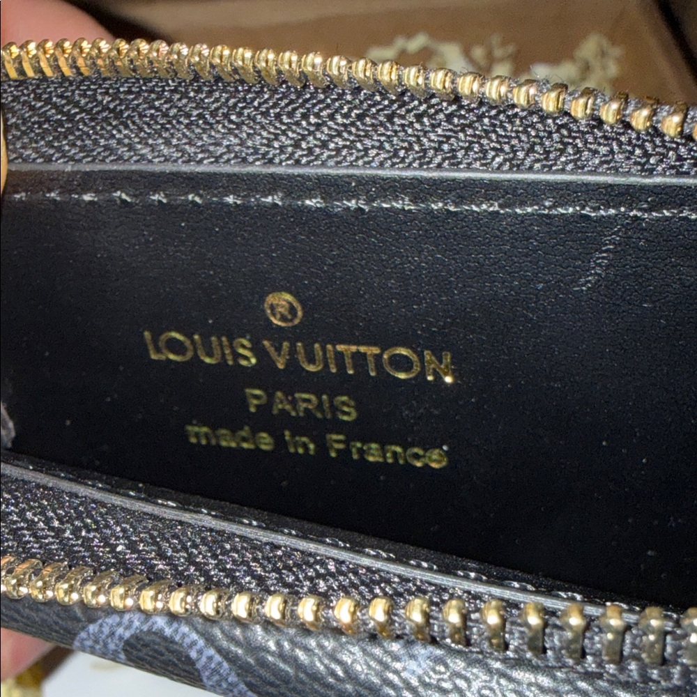 Black Credit Card Holders Mini Wallet with Keychain. - Picture 9 of 9
